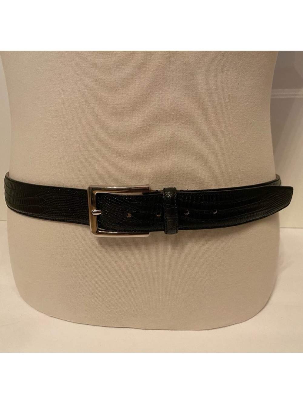 SAKS FIFTH AVENUE BELT HANDMADE ITALY BLACK LEATHER TEXTURED SILVER BUCKLE 38